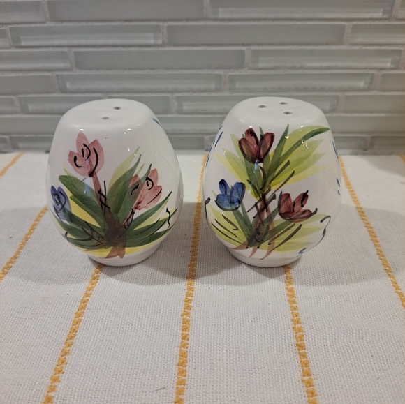 Stangl Other - Vtg Stangl Pottery Salt & Pepper Shakers Garden Pattern
